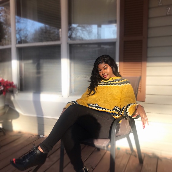 yellow sweater - Picture 2 of 2